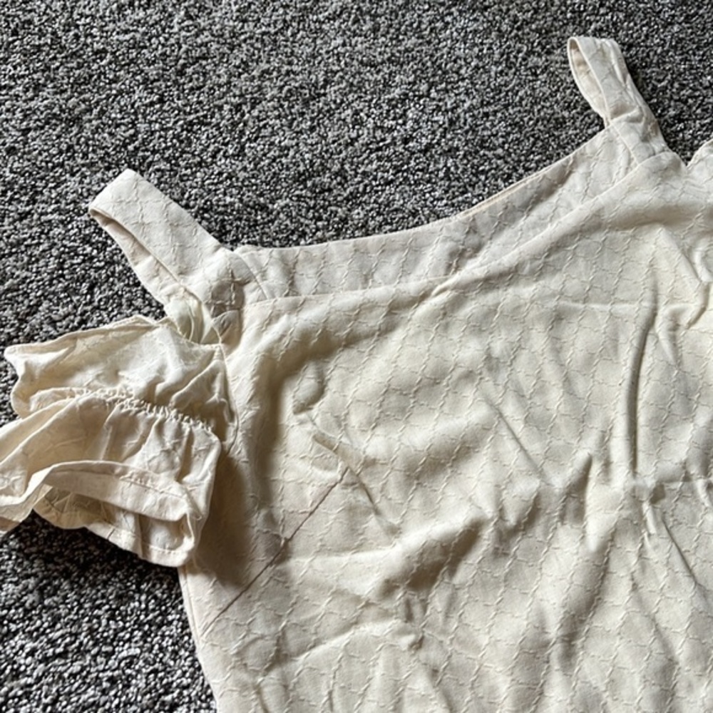 Listicle Cream Cold Shoulder Blouse Size S - Picture 2 of 5